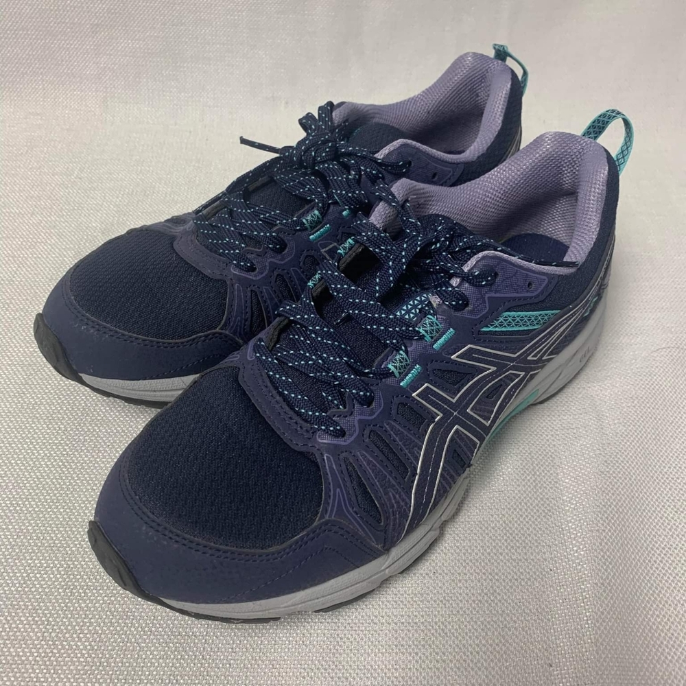Womens ASICS - size 10